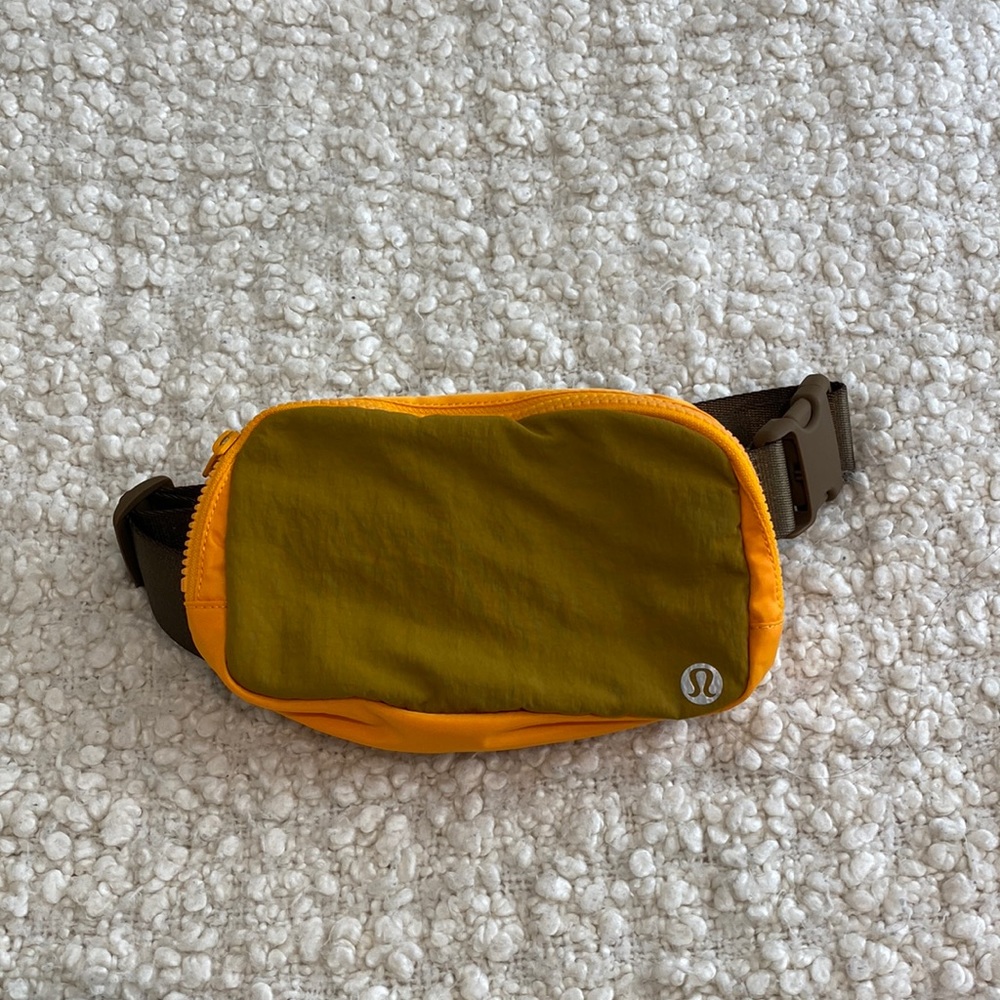 COPY - lululemon Everywhere Belt Bag